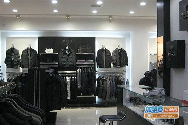 纬卡狄男装加盟费