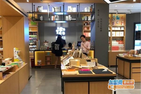 潮人潮牌创意生活馆加盟费