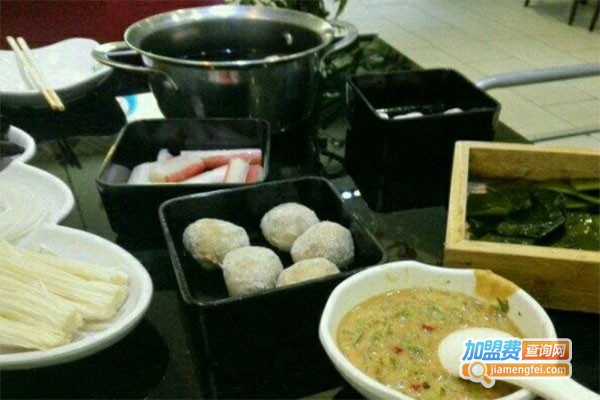 小馋熊快乐涮涮锅加盟费