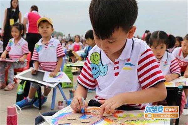 七色板画室加盟费