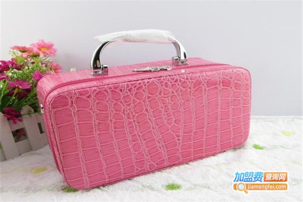 九面狐9元时尚箱包超市加盟费