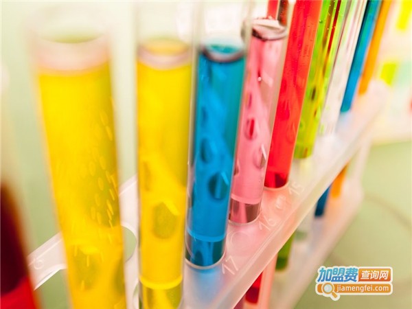 Q博士益智卡通文具超市加盟门店