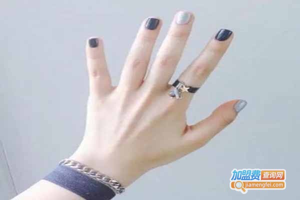 九彩美甲加盟门店