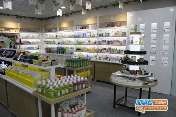 利轩时尚化妆品加盟门店