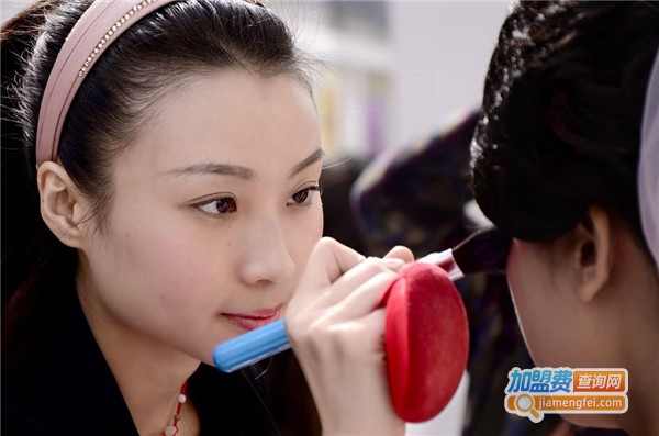 lulunail化妆品加盟费