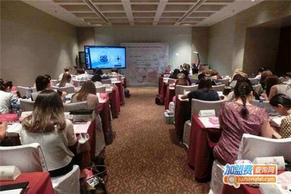 艾尚兰美甲化妆摄影数码培训加盟费