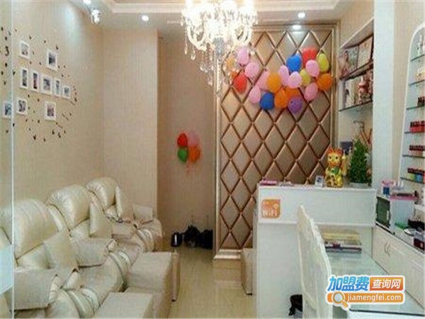 艾熙美甲加盟门店设备费:7万元|前期原料费:5.5万元|广告宣传费:6000元流动资金:4.32万元|总投资费用:17.12万元以上