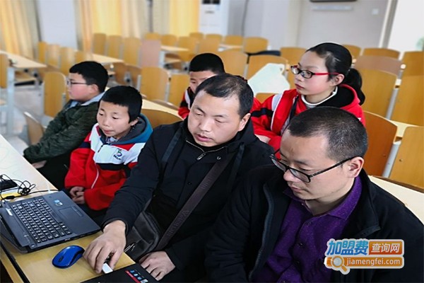 中人教育培训加盟费