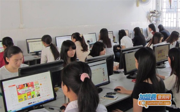 宝贝盟职业培训学校加盟费