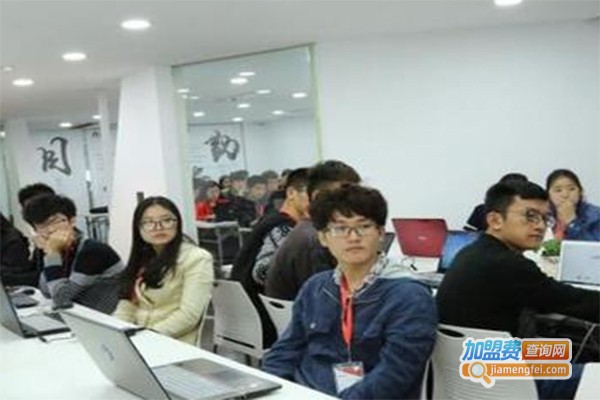 中人教育培训加盟费