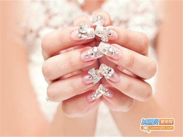 瑞丽美人化妆美甲培训加盟门店