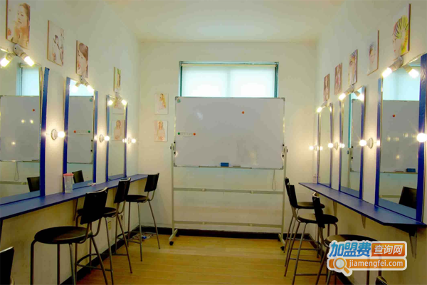 彩贝化妆造型艺术学校加盟费