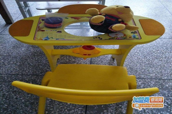 儿童启蒙桌加盟费