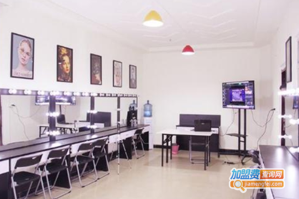 灰姑娘美甲纹刺学校加盟费