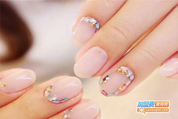 维丽娅美甲学校加盟