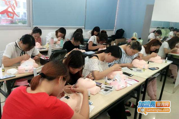 大米化妆美甲纹绣培训加盟费