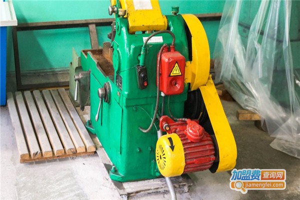 鲁庄广阔木炭机加盟费