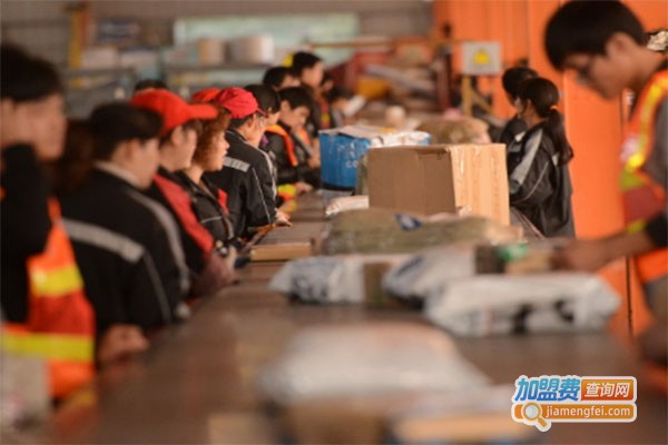 海航天天快递加盟费