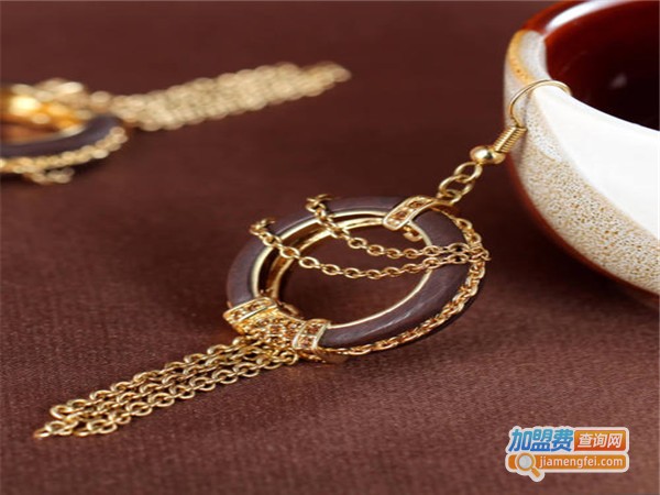 雅天妮饰品加盟门店