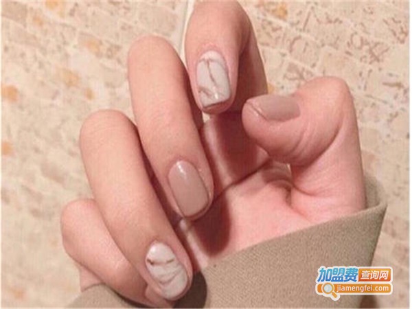 花思容美容加盟门店