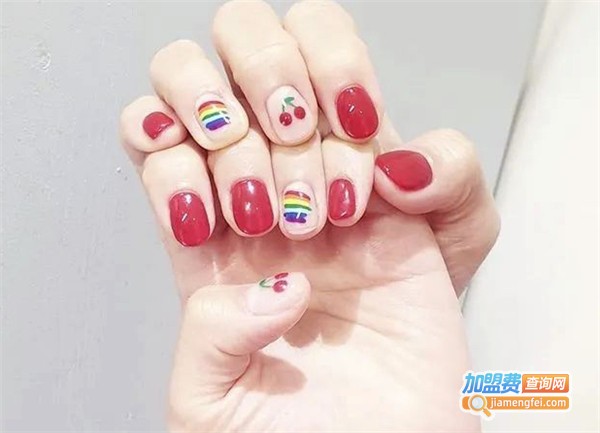 艾丽斯化妆美甲加盟费