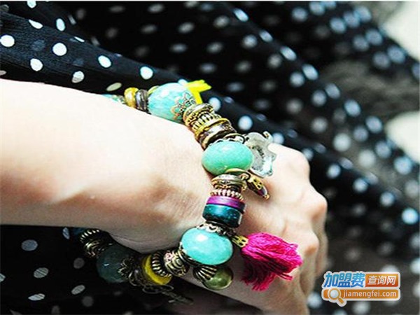 玩时尚串珠饰品加盟