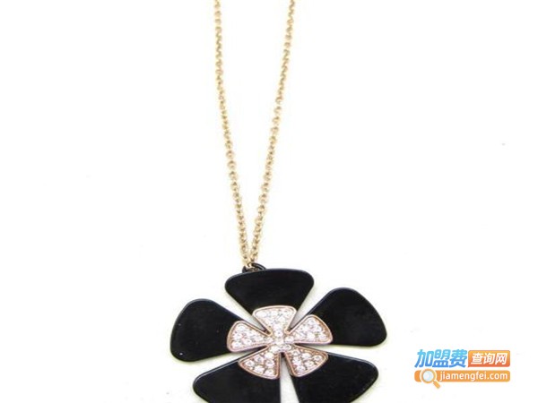 七炫美饰品加盟门店