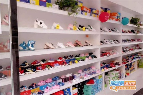 快乐飞驰童鞋加盟费