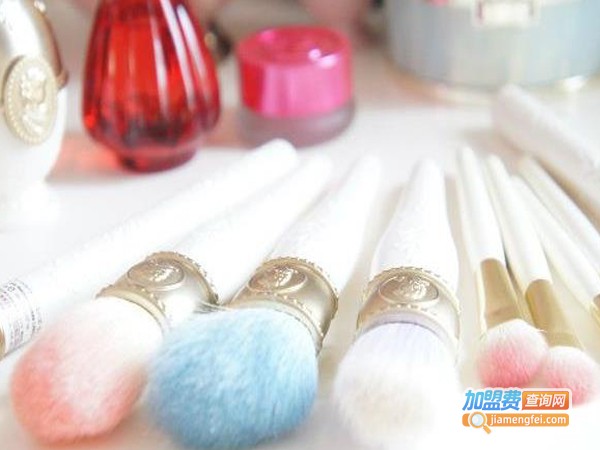 汇融源美妆加盟费