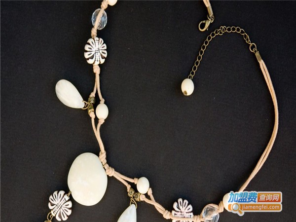 开心100饰品加盟门店