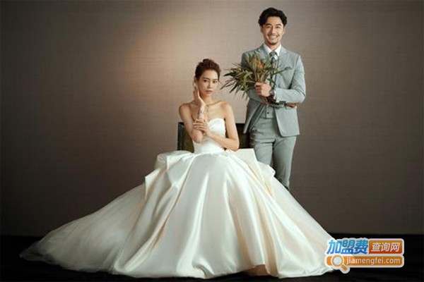 莉莲婚纱加盟费