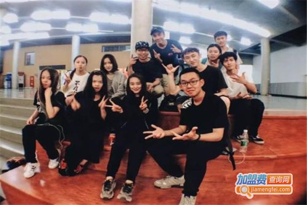 新生代少儿街舞教育加盟费