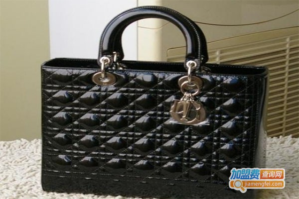 玛嘉利箱包加盟费