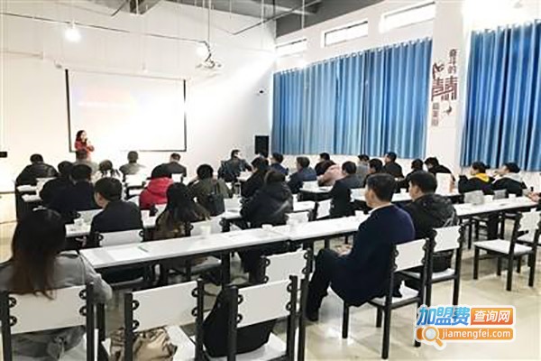 傲冠教育计算机培训加盟费