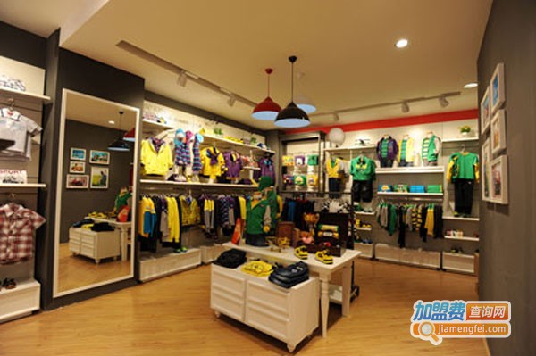 qq星童装加盟费