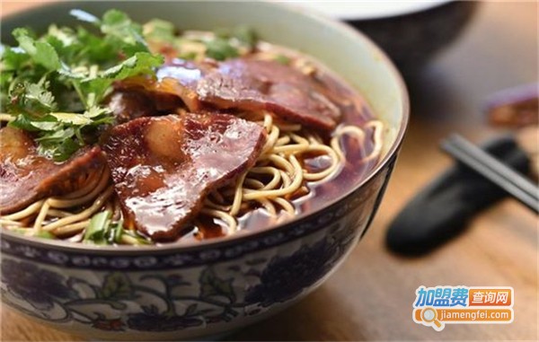 牛吃草牛肉面馆加盟费多少钱