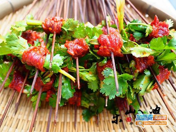 八婆串串香加盟费多少钱