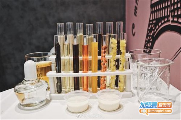 奶茶实验室加盟费多少钱