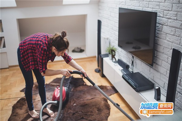 鸿帮家政加盟费