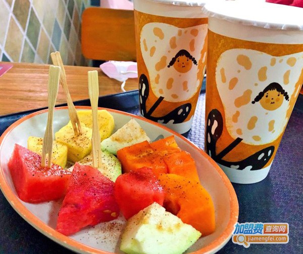 文小可木瓜牛奶