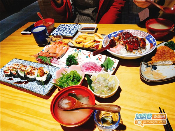 廿三味日料小屋加盟费