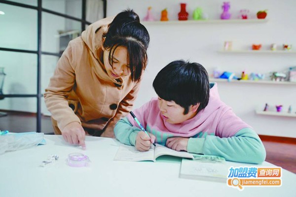 小孩辅导加盟费