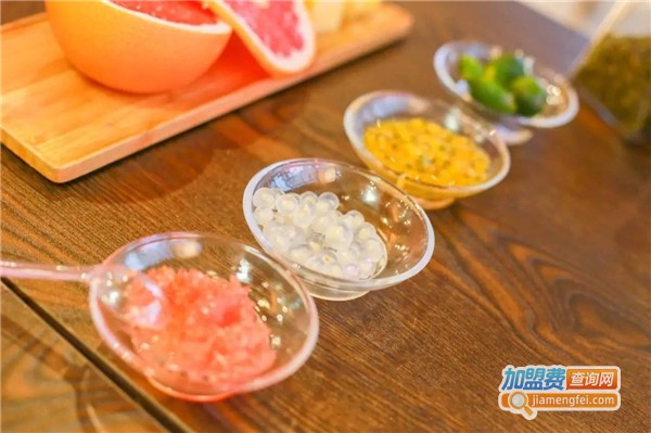 四云奶盖奶茶加盟费