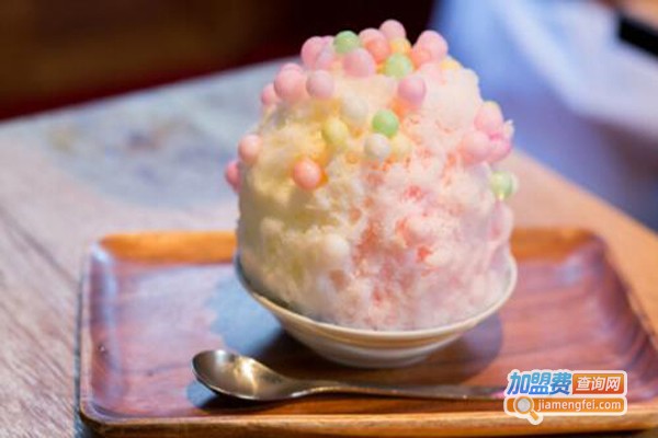 【刨冰店加盟】加盟刨冰店，前景广阔赚得多！