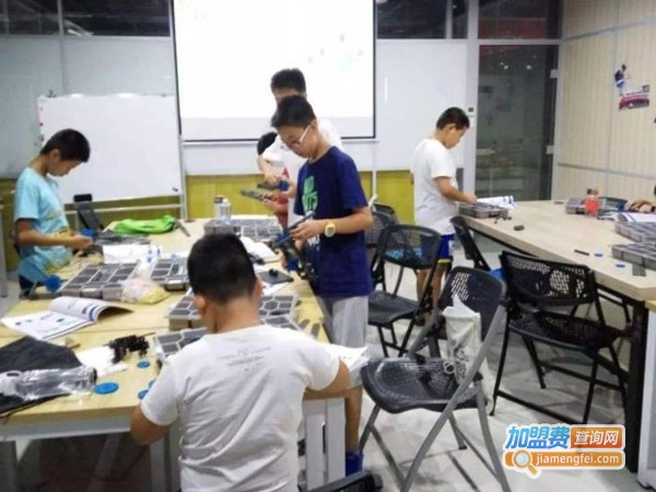 青少年机器人培训加盟