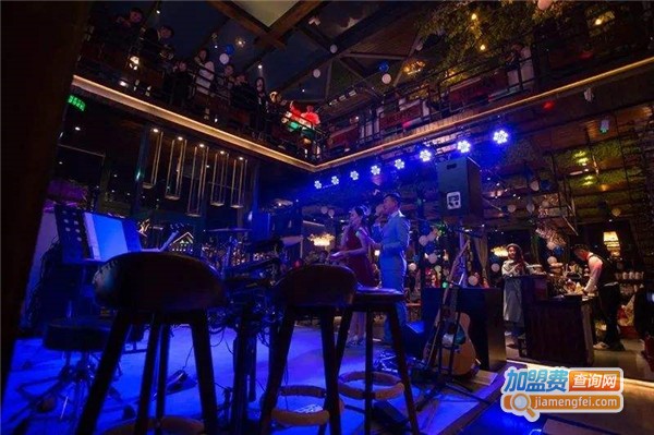音乐小酒吧加盟，开音乐小酒吧加盟店让您生活富裕！
