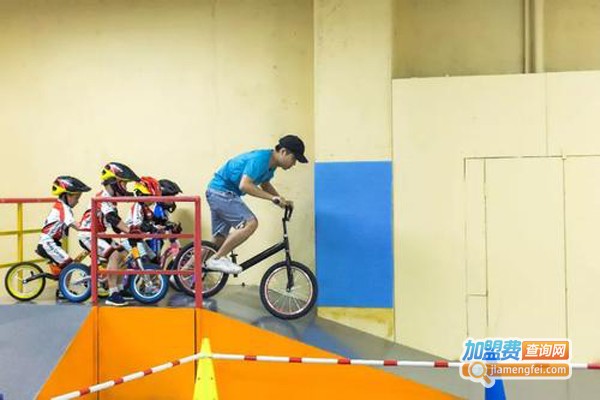 儿童平衡车训练馆加盟费