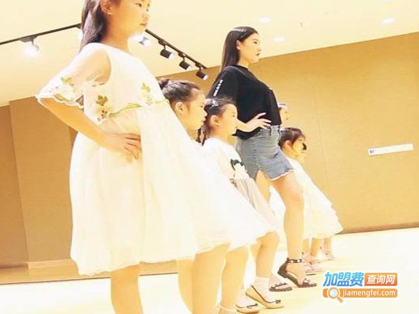 儿童模特培训加盟费