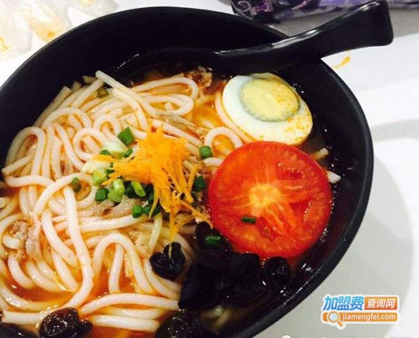 蓝尾巴泰式酸汤米线加盟费