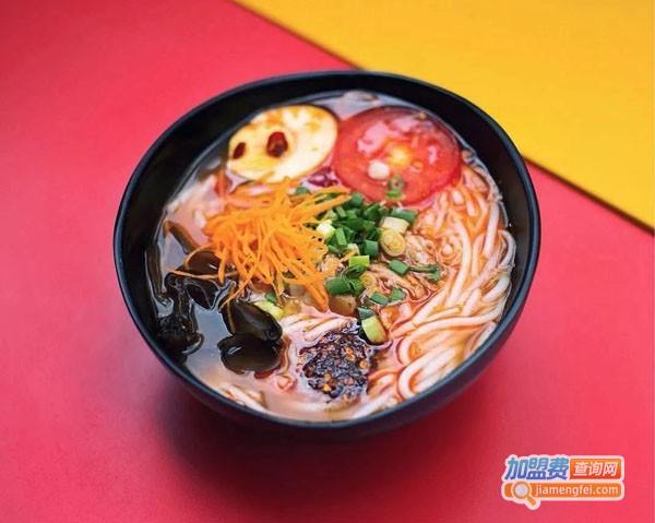 蓝尾巴泰式酸汤米线加盟费